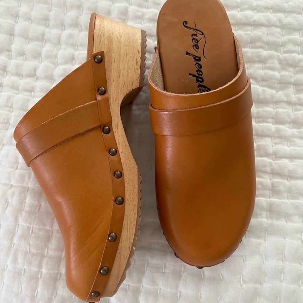 Free People clogs size 38. Hard to find and so popular for fall.
